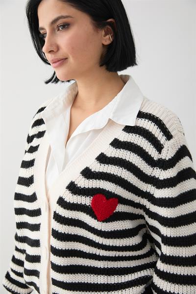 Kalpli Şeritli Ekru Triko Hırka