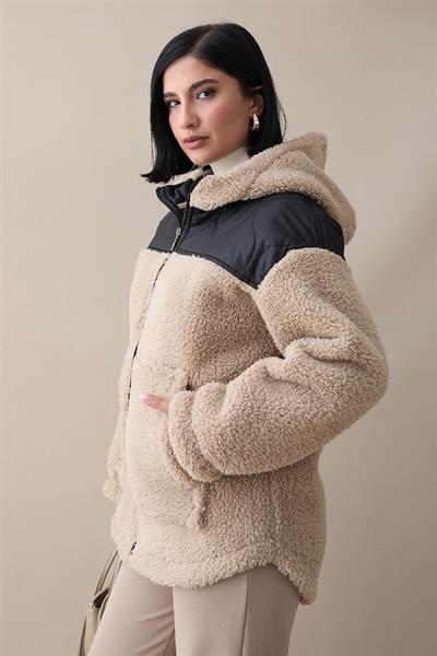 Kapitone Detay Bej Peluş Hırka