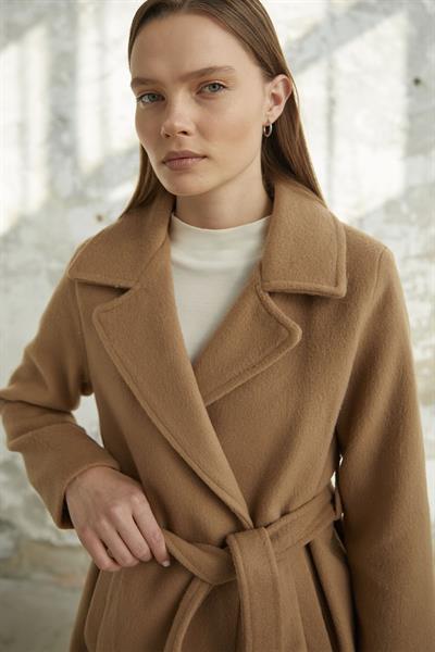 Kaşe Kuşaklı Astarlı Kaban - Camel