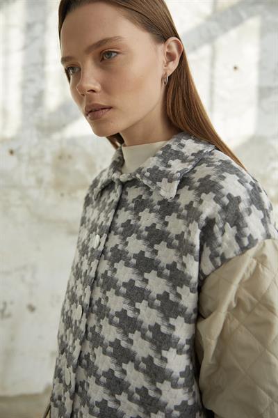 Kazayağı Desen Kapitone Gri Ceket