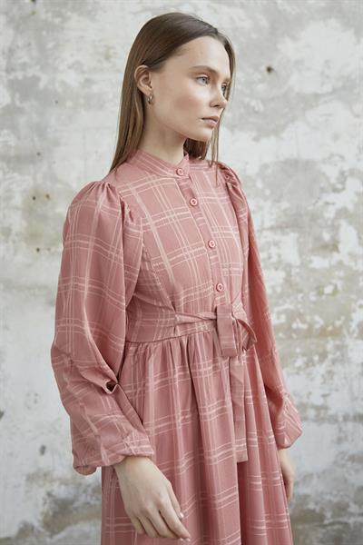 Kendinden Kuşaklı Desenli Gül Kurusu Elbise