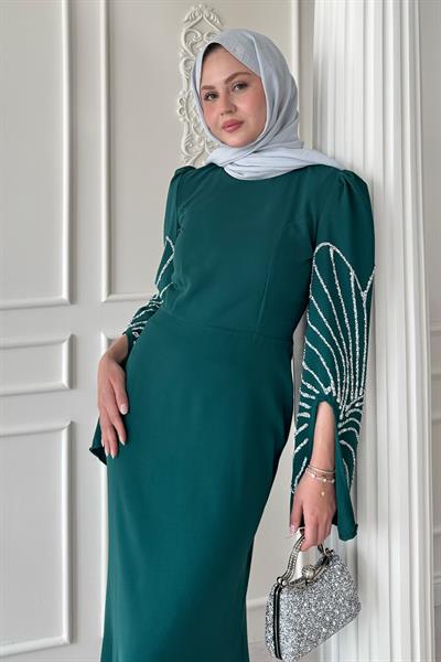 Kesik Kol Detay Taşlı Zümrüt Yeşili Abiye
