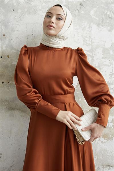 Kol Ucu Fermuarlı Taba Saten Elbise