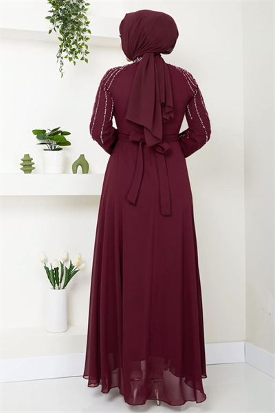 Kolları Taşlı Pullu Kırmızı Şifon Abiye