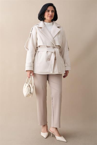 Kolu Apolet Kaşe Beyaz Kısa Kaban