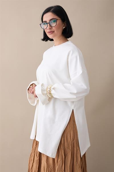 Kolu Katlamalı Oversize Beyaz Sweat