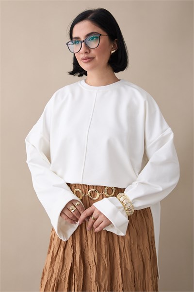 Kolu Katlamalı Oversize Beyaz Sweat