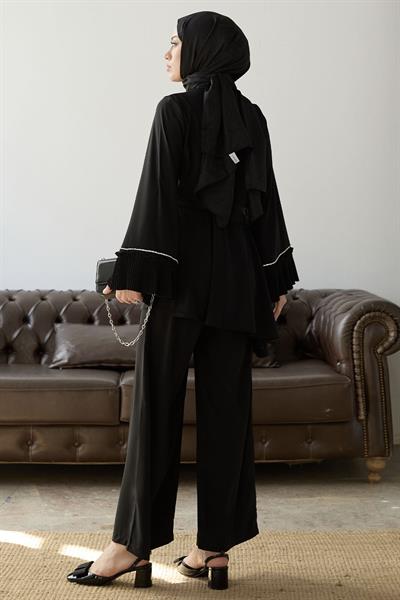 Pleated Sleeve Belted Black Two-Piece Suit