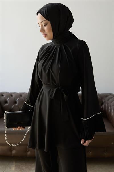 Pleated Sleeve Belted Black Two-Piece Suit