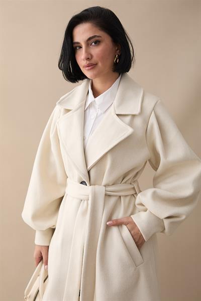 Kruvaze Balon Kol Kuşaklı Ekru Kaşe Kaban