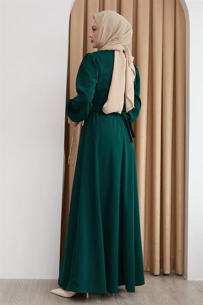 Kruvaze Yaka Zincir Kemerli Zümrüt Yeşili Elbise