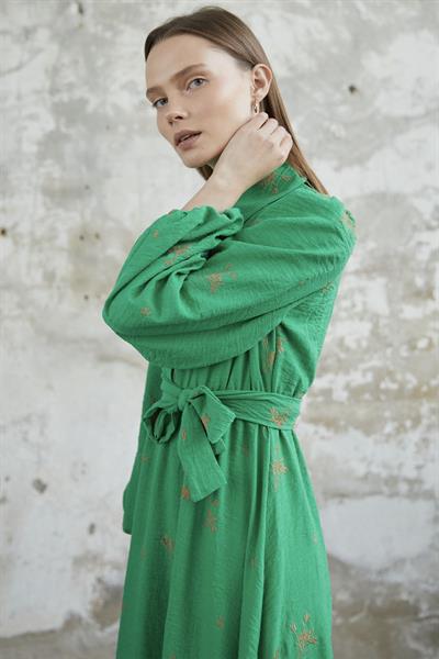 Kuşaklı İşlemeli Nakışlı Yeşil Elbise