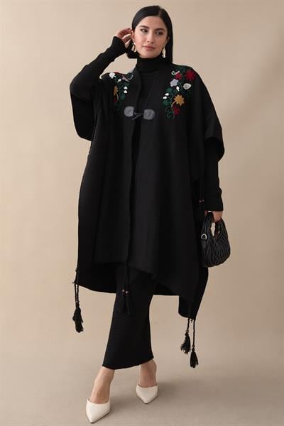 Nakış Detay Püsküllü Panço Ve Elbiseli Siyah Triko Takım