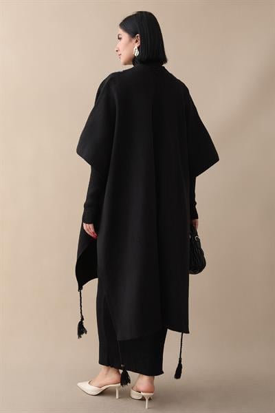 Nakış Detay Püsküllü Panço Ve Elbiseli Siyah Triko Takım