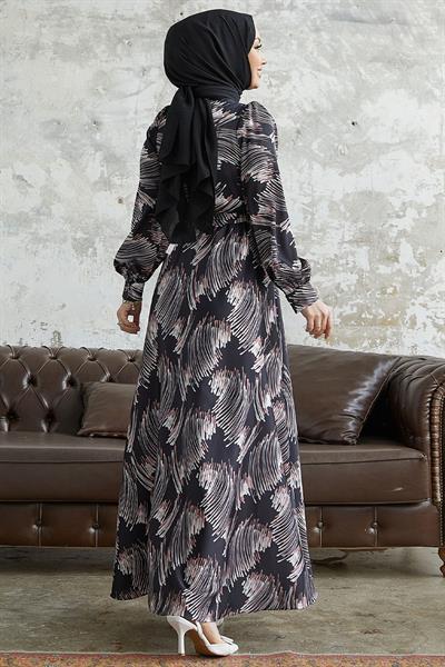 Nori Desenli Kuşaklı Saten Elbise - Siyah