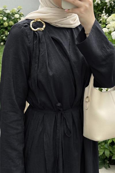 Omuzdan Broşlu Belden Kuşaklı Modal Siyah Elbise