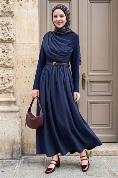 Omuzdan Şal Detaylı Kemerli Lacivert Elbise