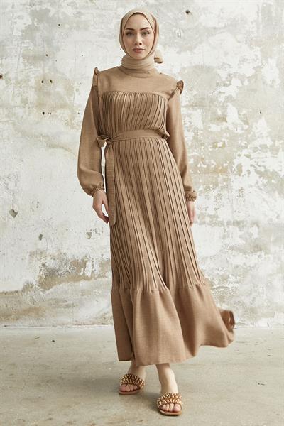 Omuzu Fırfır Piliseli Keten Bej Elbise