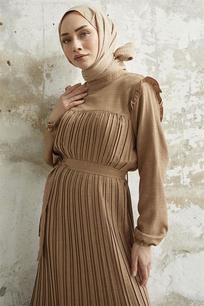 Omuzu Fırfır Piliseli Keten Bej Elbise