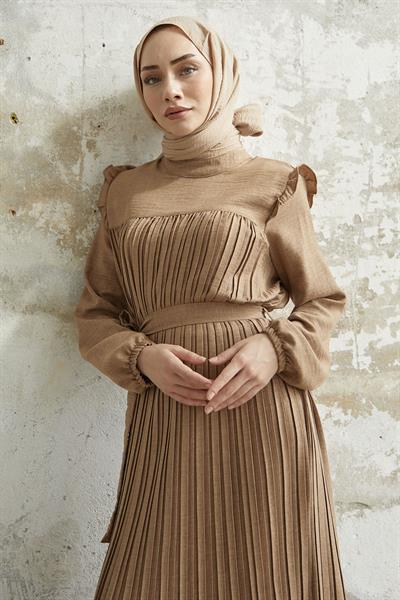 Omuzu Fırfır Piliseli Keten Bej Elbise