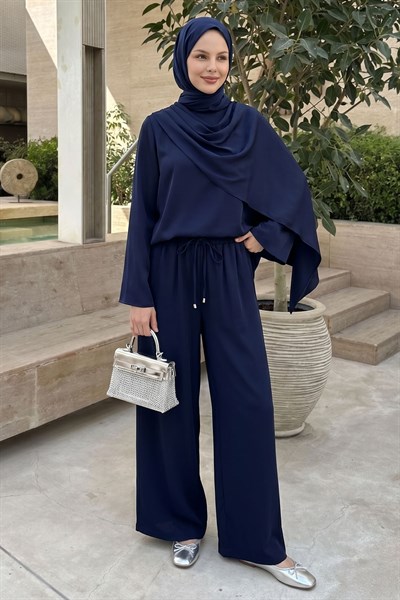 Omuzu Şal Detaylı Saks Mavisi Saten Takım