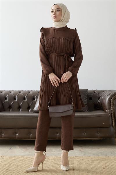 Önü Pileli Fırfır Detay Acı Kahve Takım