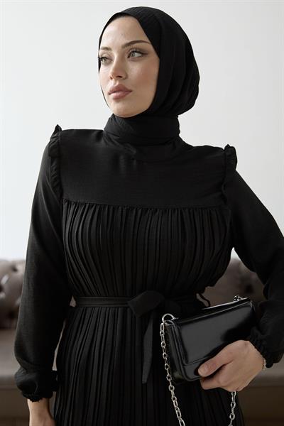 Önü Pileli Fırfır Detay Siyah Takım