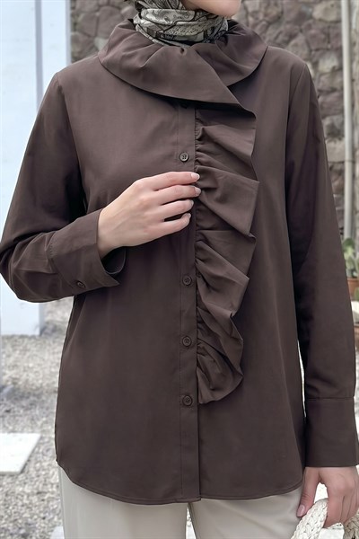 Önü ve Yakası Fırfırlı Acı Kahve Gömlek