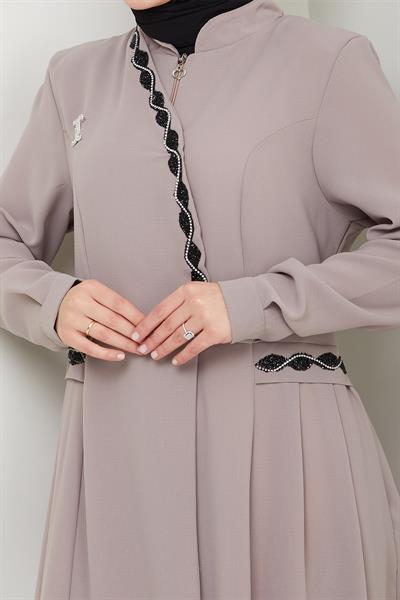 Petek Taşlı Broş Detay Bej Ferace