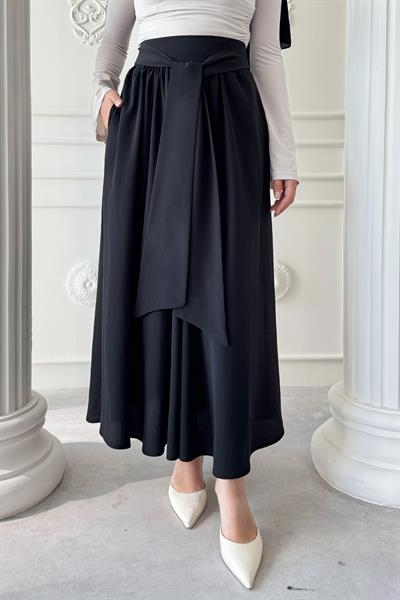 Pileli Kuşak Detay Siyah Etek