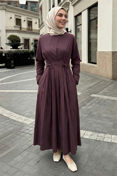Pileli Kuşaklı Bordo Elbise