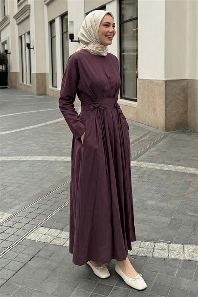 Pileli Kuşaklı Bordo Elbise