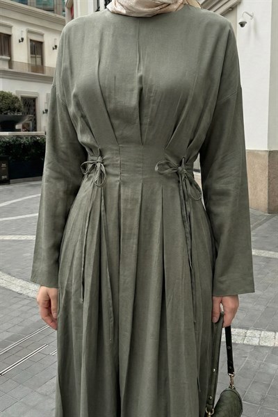 Pileli Kuşaklı Haki Elbise