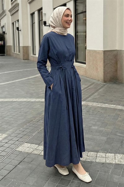 Pileli Kuşaklı Mavi Elbise