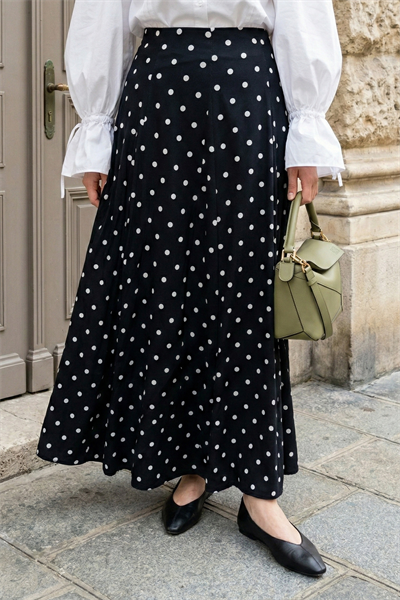 Pileli Puantiyeli Siyah Etek