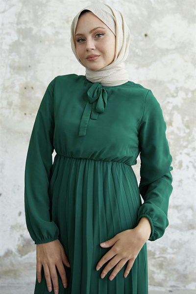 Piliseli Limelda Zümrüt Yeşili Şifon Elbise