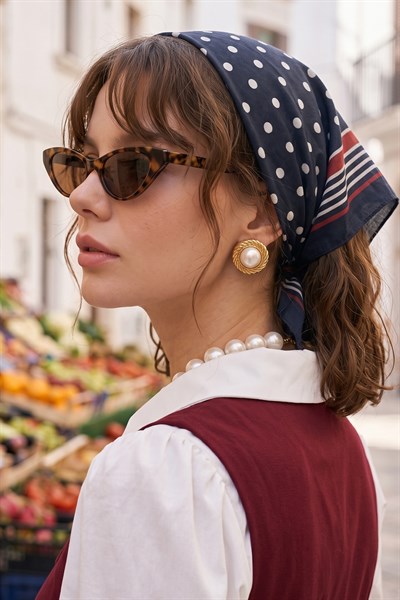 Puantiye Desenli Siyah-Kırmızı Bandana Fular 50x50