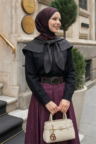 Puantiye Yaka Garnili Siyah Gömlek