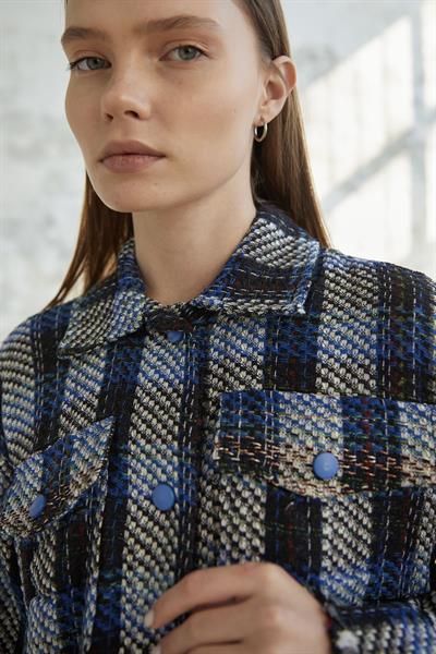 Püskül Detay Çıtçıtlı Mavi Gömlek