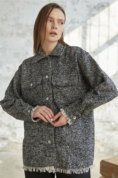 Püskül Detay Çıtçıtlı Siyah Gömlek