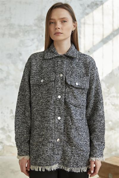 Püskül Detay Çıtçıtlı Siyah Gömlek