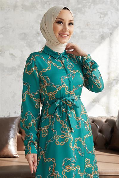 Ruby Zincir Desenli Kuşaklı Saten Elbise - Petrol Yeşili