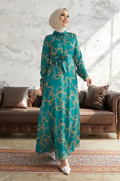 Ruby Zincir Desenli Kuşaklı Saten Elbise - Petrol Yeşili