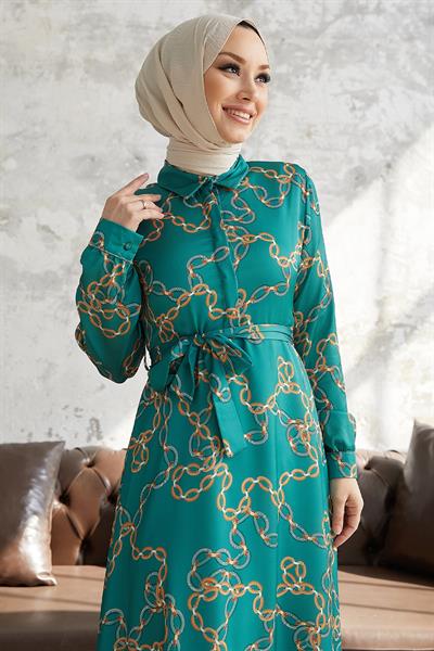 Ruby Zincir Desenli Kuşaklı Saten Elbise - Petrol Yeşili