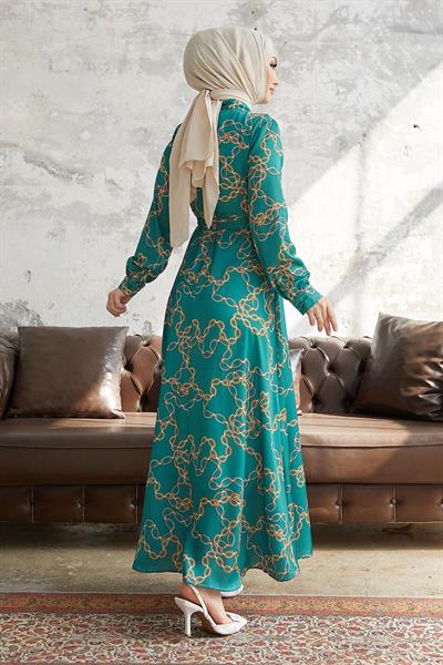 Ruby Zincir Desenli Kuşaklı Saten Elbise - Petrol Yeşili