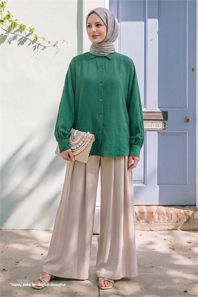 Salaş Basic Zümrüt Yeşili Gömlek