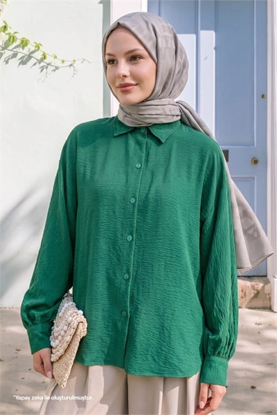 Salaş Basic Zümrüt Yeşili Gömlek