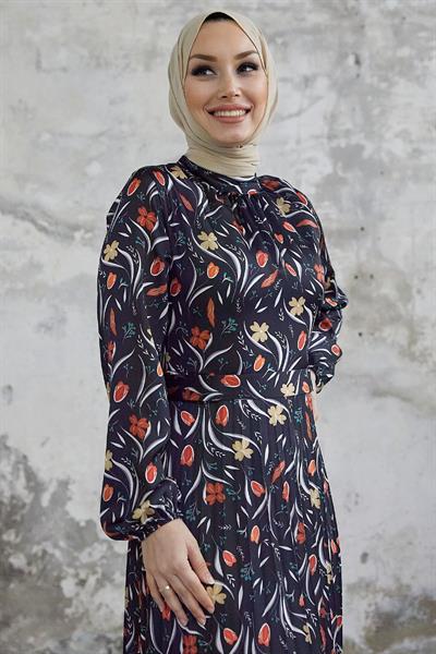 Seba Çiçek Desen Piliseli Saten Elbise - Siyah