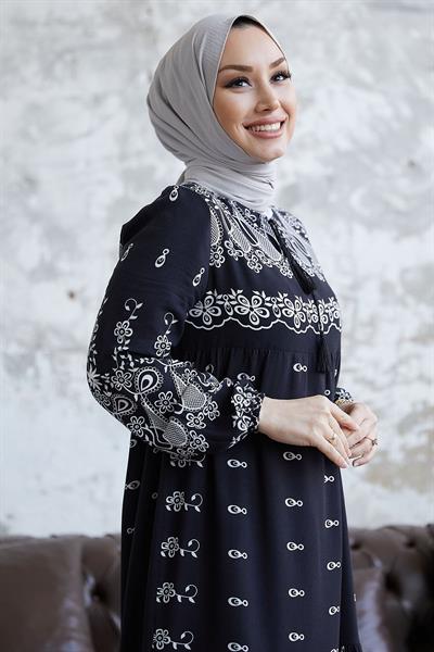 Selva Önü Püsküllü Desenli Siyah Viskon Elbise