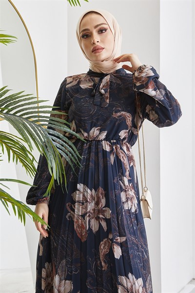 Serena Çiçek Desen Piliseli Lacivert Şifon Elbise